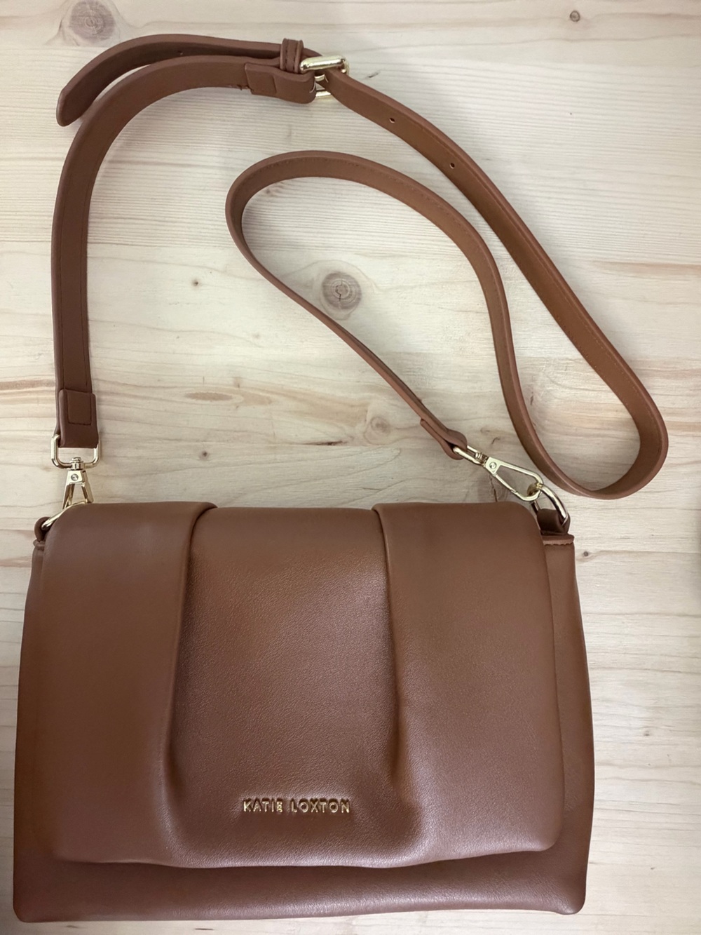 KATE LOXTON Brown Leatherette Crossbody Bag with Gold Hardware NWOT
